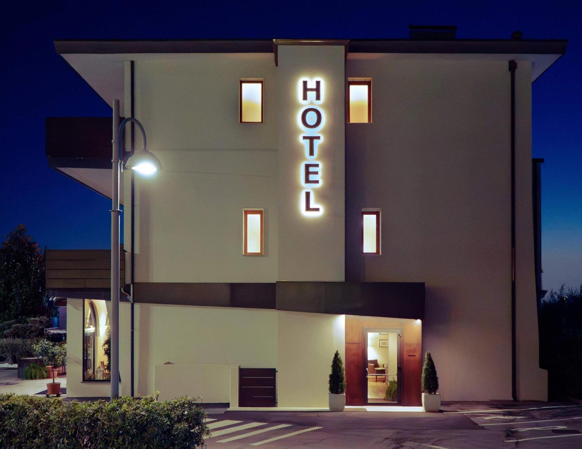 Hotel Belvedere Thiene Exteriör bild